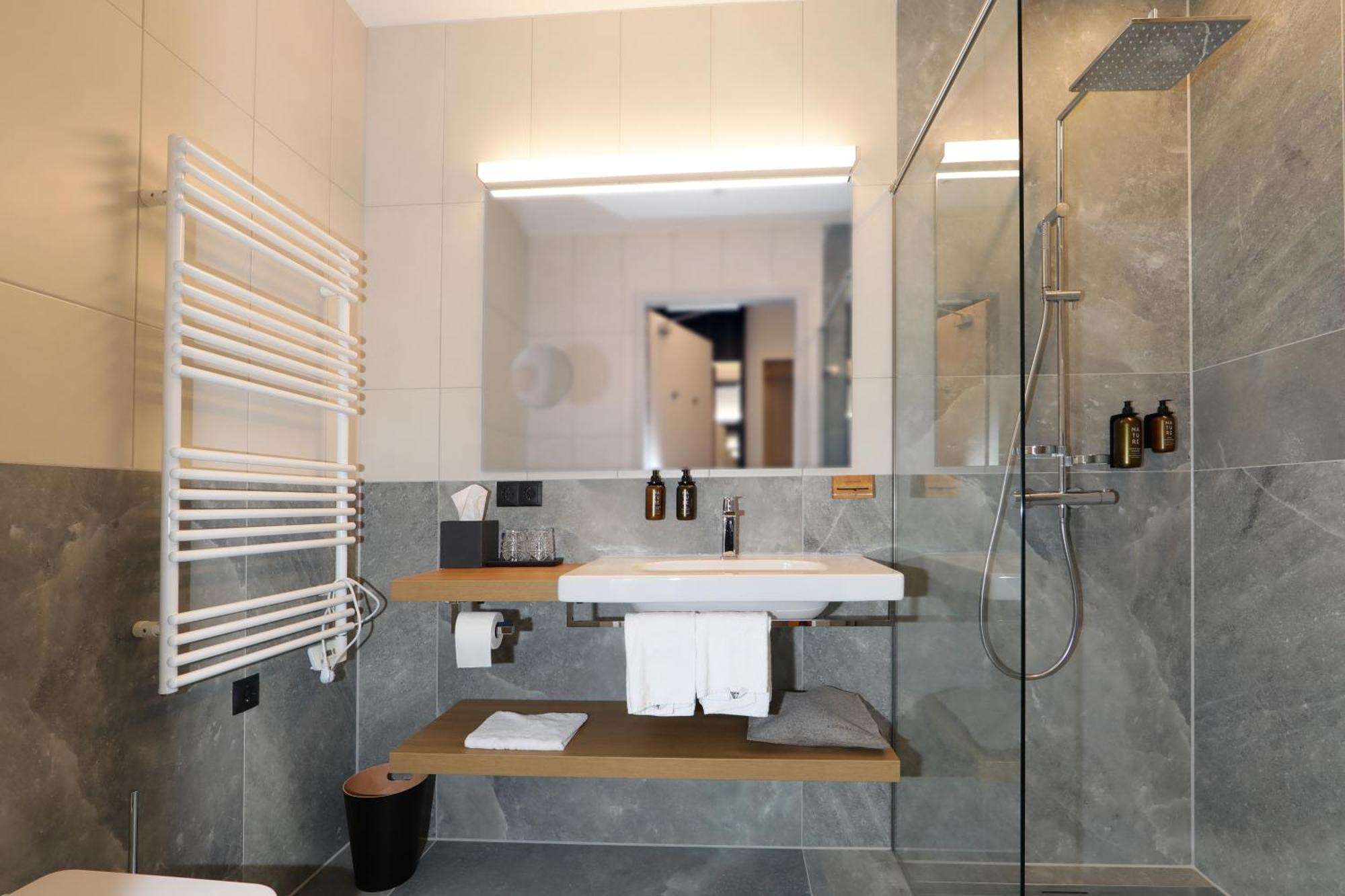 Hotel Steiermarkhof Graz - Aus Holz Gebaut, Von Huegeln Gekuesst ภายนอก รูปภาพ