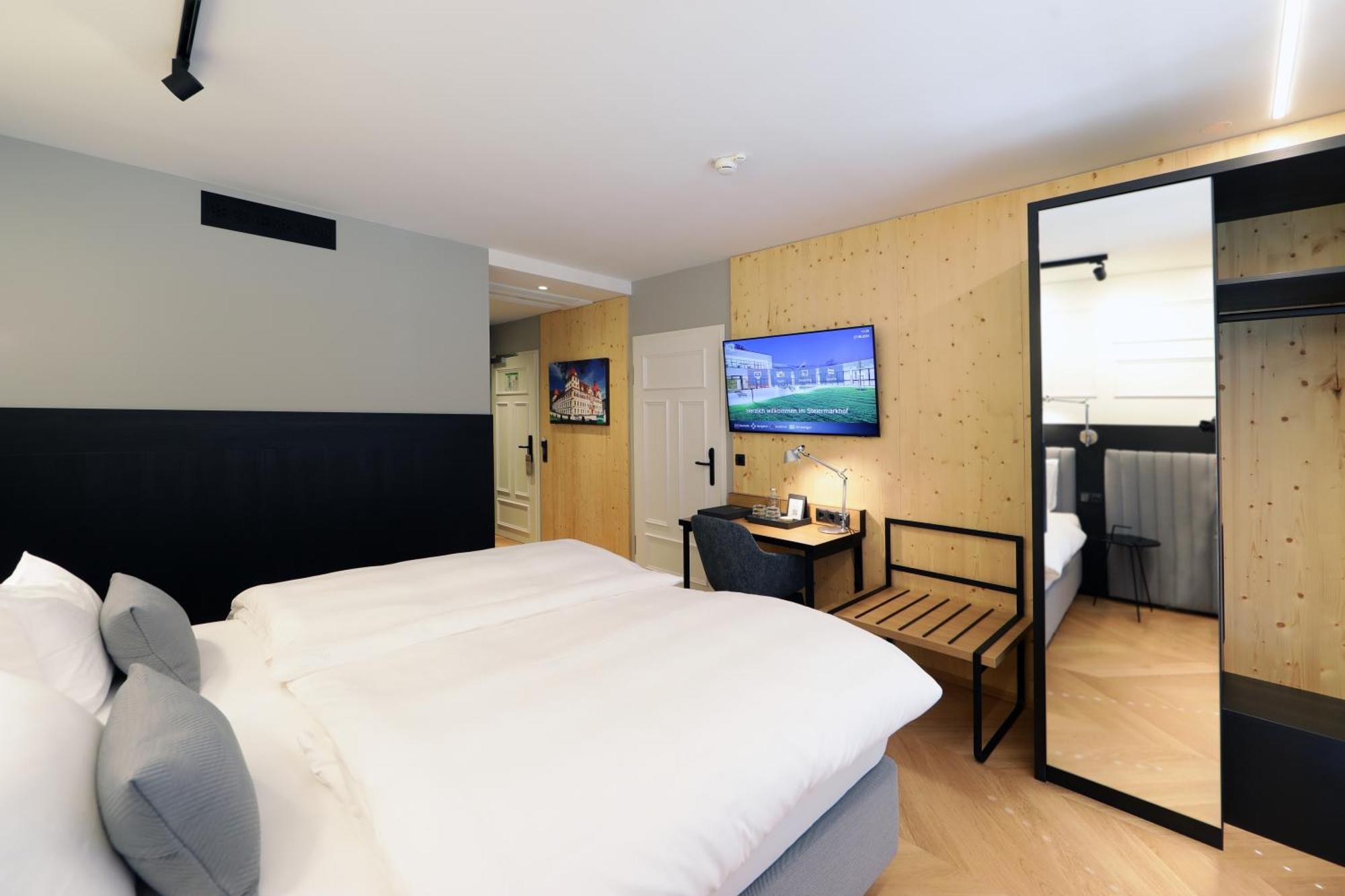 Hotel Steiermarkhof Graz - Aus Holz Gebaut, Von Huegeln Gekuesst ภายนอก รูปภาพ
